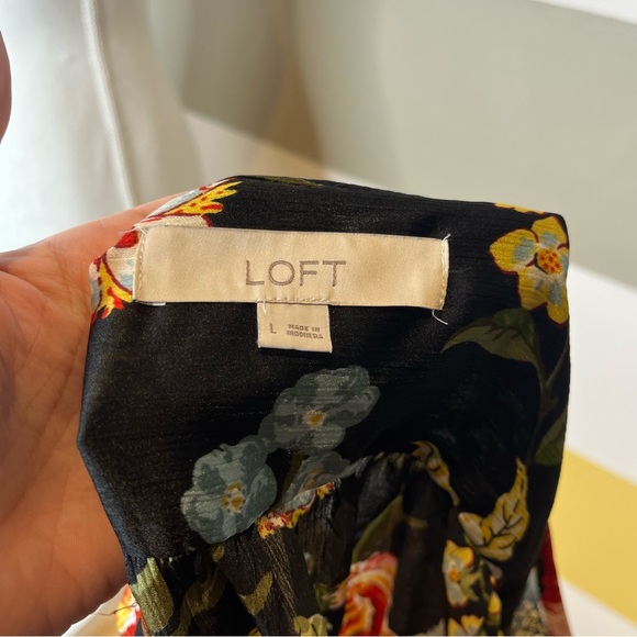 2/$25 LOFT Peasant Prairie Floral Minimalist Modern Casual Professional Blouse - Picture 9 of 12